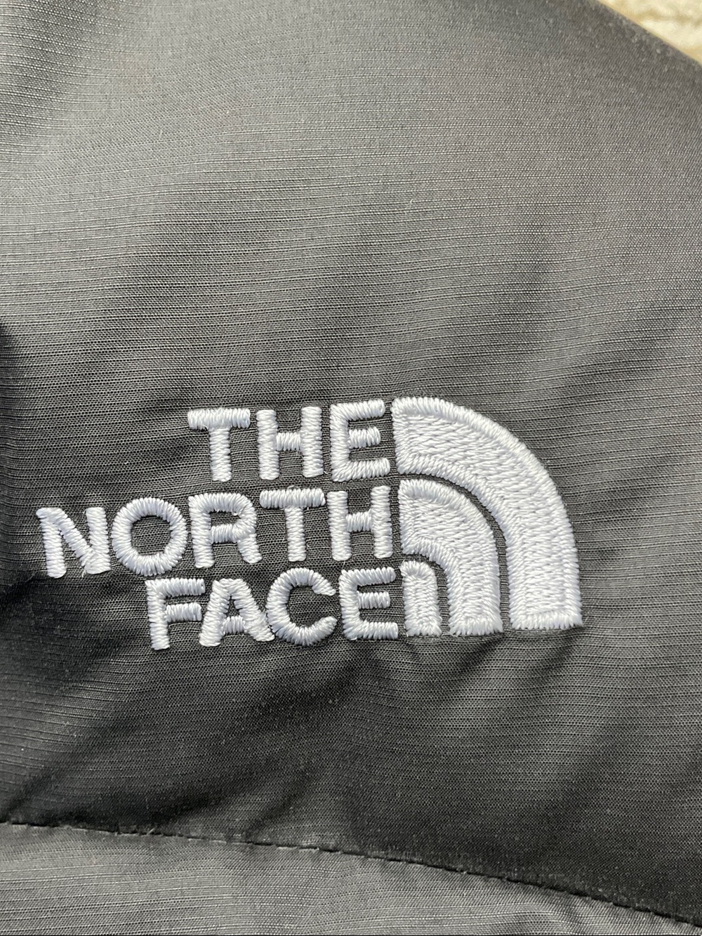 The North Face Women’s Nuptse Black Puffer Down 700 Vest Size Medium - Picture 15 of 16
